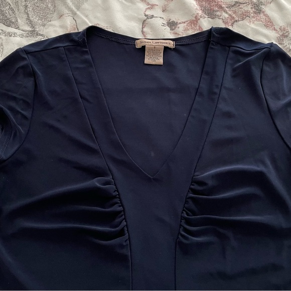 Susan Lawrence dark navy V-neck gathered center business casual blouse, size S - Picture 11 of 11